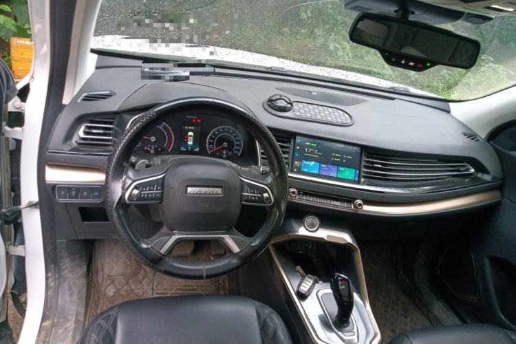 Used Haval H6 2020 1.5 GDIT Automatic Platinum Champion Edition Center Console