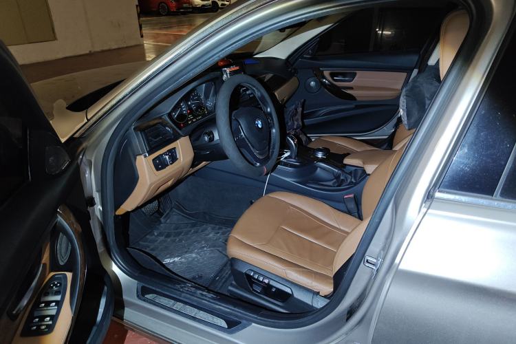 Used BMW 3 Series 2015 320Li Luxury Design Package
