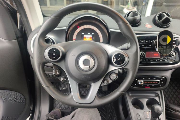 Used smart fortwo 2015 1.0L 52 kW Hardtop Passion Edition
