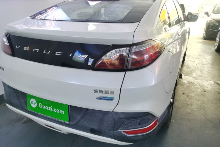 Used Venucia T90 2018 2.0L CVT Smart Connect Luxury Edition China V Standard