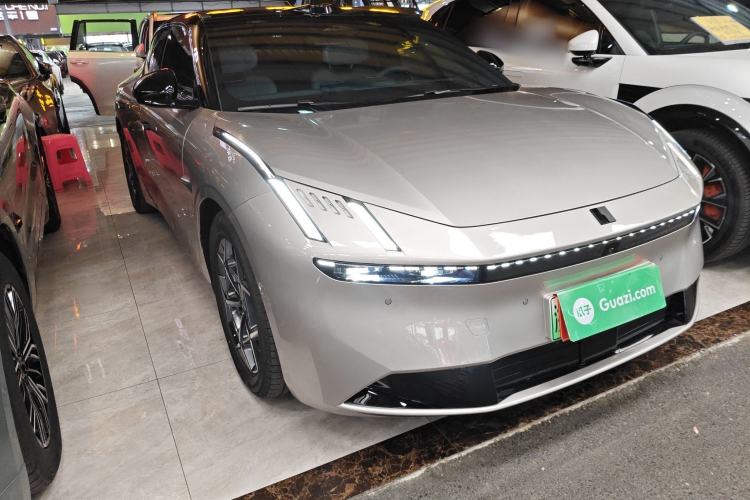 Used Lynk & Co Z10 2025 95 kWh 766 km Range Rear-Wheel Drive Max