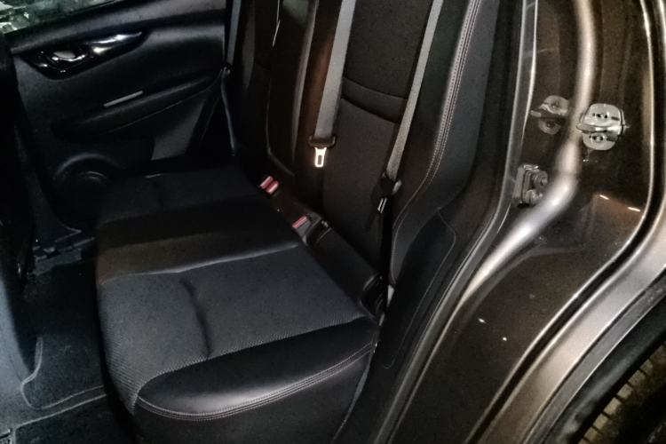 Used Nissan Qashqai 2017 2.0L CVT Smart Enjoyment Version China V Standard Left Rear Seat