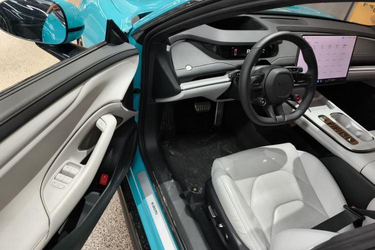 Used Xiaomi Auto SU7 2024 Four-Wheel Drive Ultra-Long Range Advanced Intelligent Driving Max Edition
