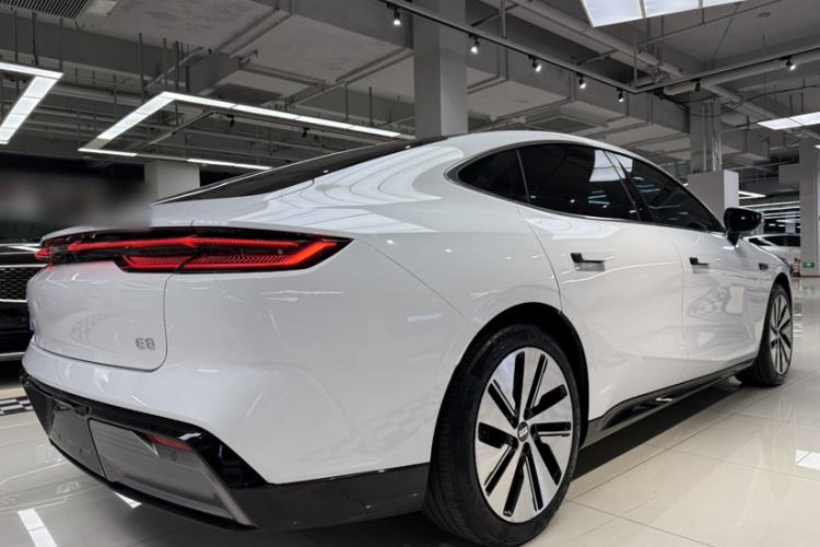 Used Geely Galaxy E8 2024 550 km Range Rear-Wheel-Drive PRO
