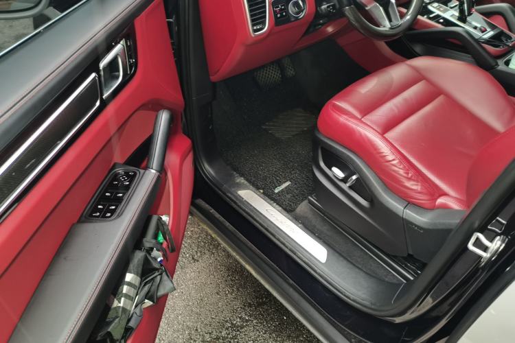 Used Porsche Cayenne E-Hybrid 2021 Cayenne E-Hybrid 2.0T Driver Seat