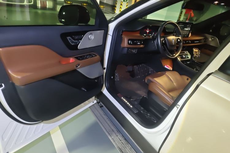 Used Lincoln Aviator 2021 3.0T V6 All-Wheel-Drive Executive Edition Driver Seat