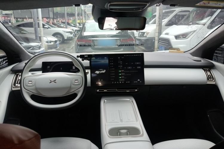 Used XPeng P7+ 2024 Long-Range Max Center Console