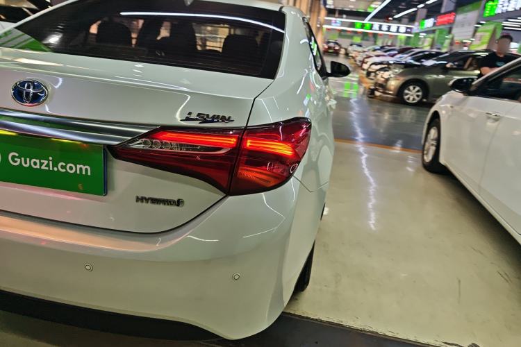 Used Toyota Levin 2016 Dual-Engine 1.8H GS E-CVT Elite Model with Sunroof
