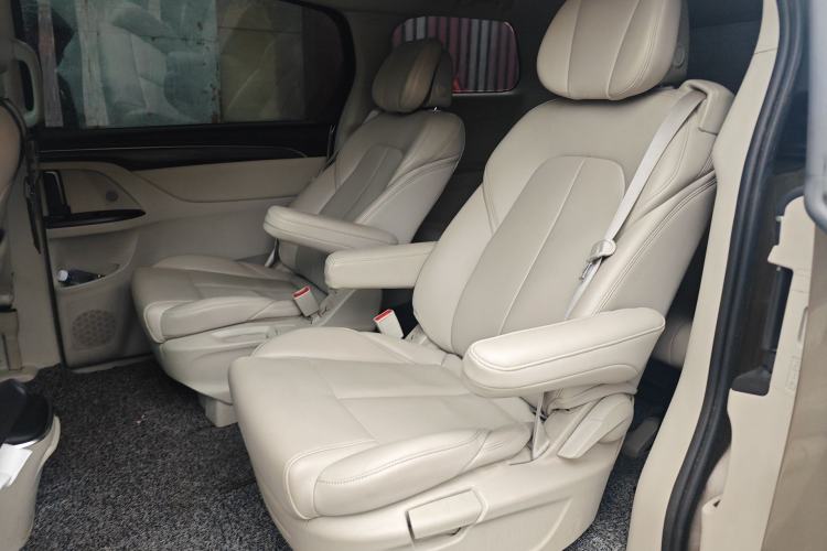 Used Buick GL8 2023 ES Lu Zun Comfort Model Left Rear Seat