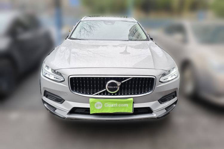 Used Volvo V90 2023 Cross Country B5 AWD Smart Range Edition
