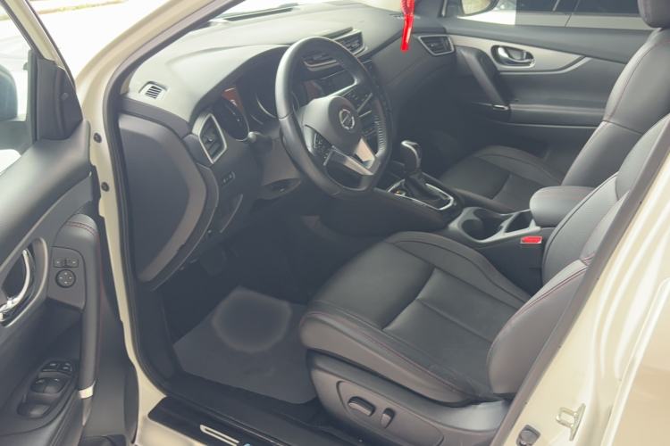 Used Nissan Qashqai 2022 2.0L CVT XV Premier Luxury Edition Interior 1