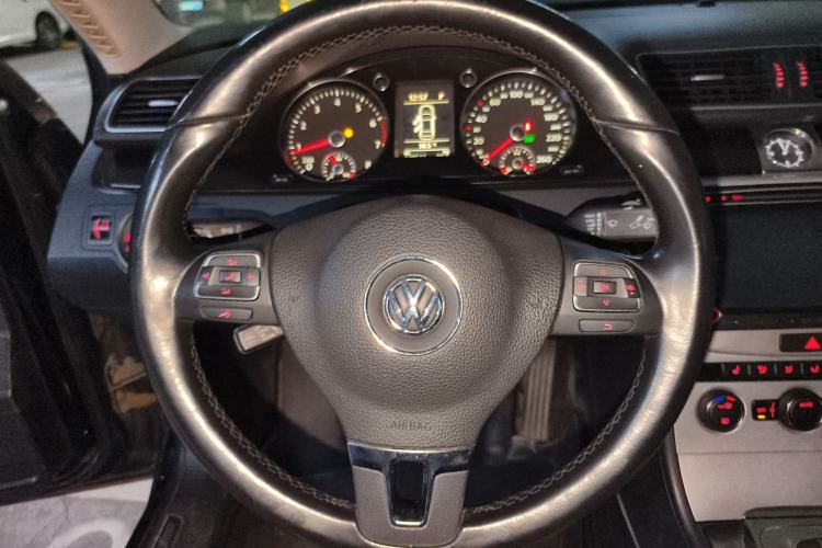 Used Volkswagen Magotan 2013 1.8TSI Luxury Model Steering Wheel