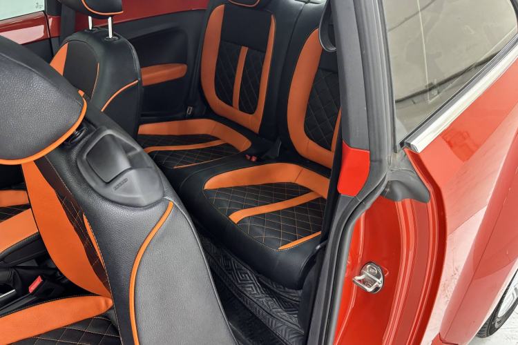 Used Volkswagen Beetle 2018 180TSI Joyful Orange Edition
