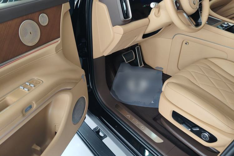 Used Hima AITO M9 2024 Range-Extended Ultra Version 52 kWh 5-Seater Model Driver Seat