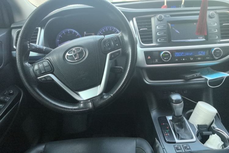 Used Toyota Highlander 2018 2.0T Four-Wheel Drive Luxury Edition 7 Seats China V Emission Standard
