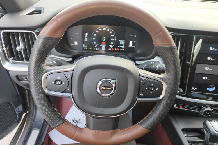 Used Volvo S60 2020 T4 Zhiyi Luxury Edition