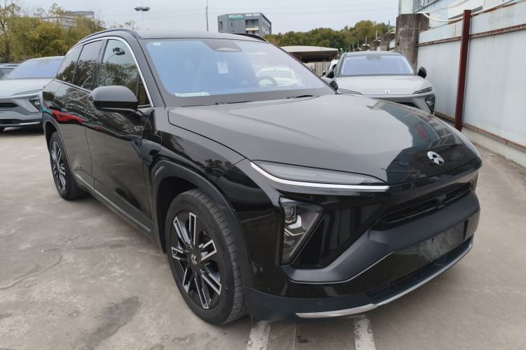 Used Nio ES6 2022 75 kWh Sport Edition Front Right 45 Deg