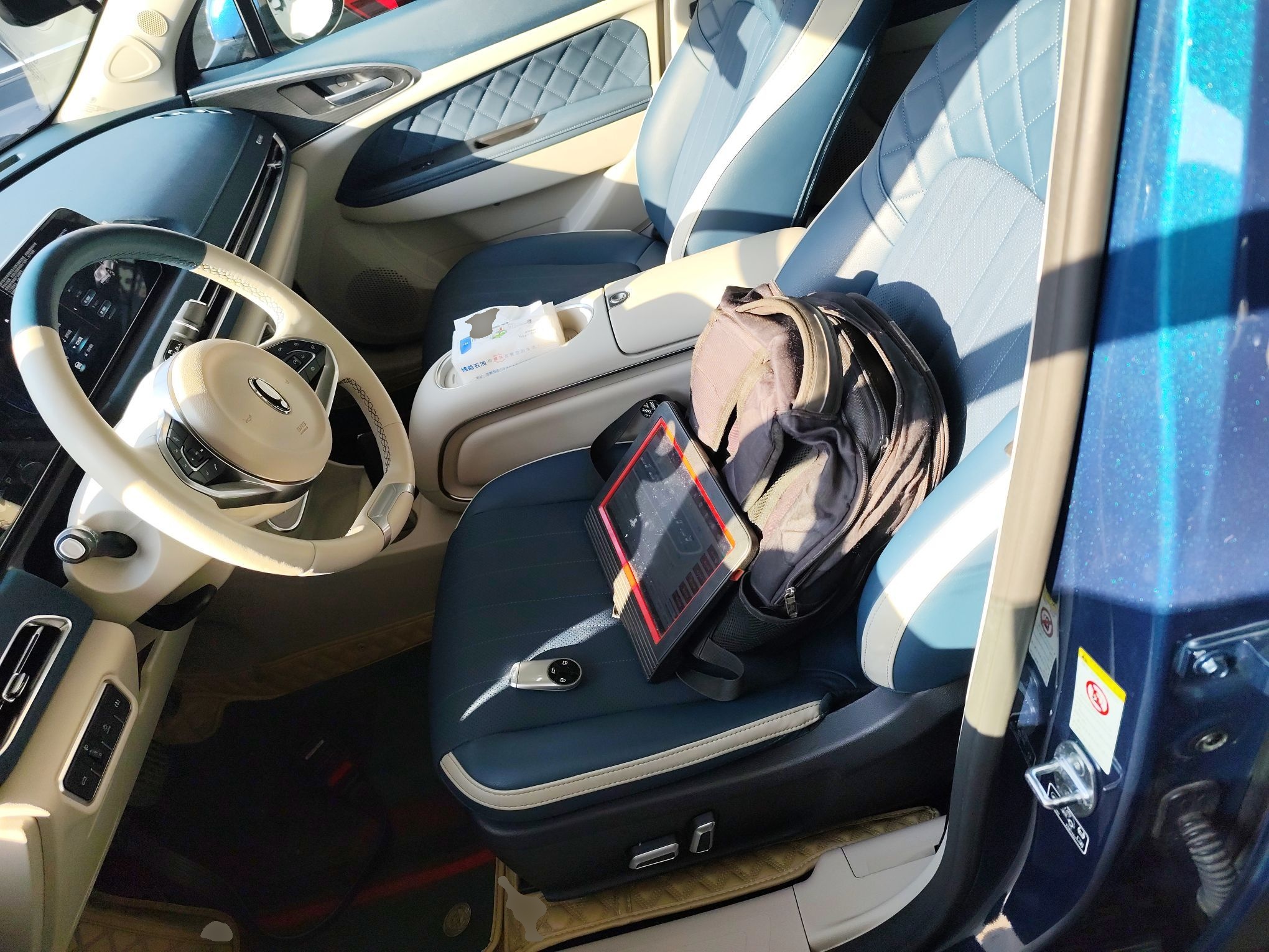 Переднее сиденье в автомобиле