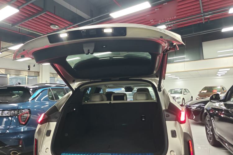 Used Lynk & Co 08 EM-P 2023 245km Ultra-Long Range Halo Trunk