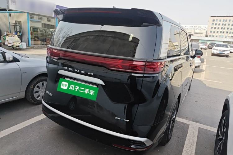 Used Denza D9 2022 DM-i 970 Four-Wheel Drive Flagship Model Rear Right 45 Deg