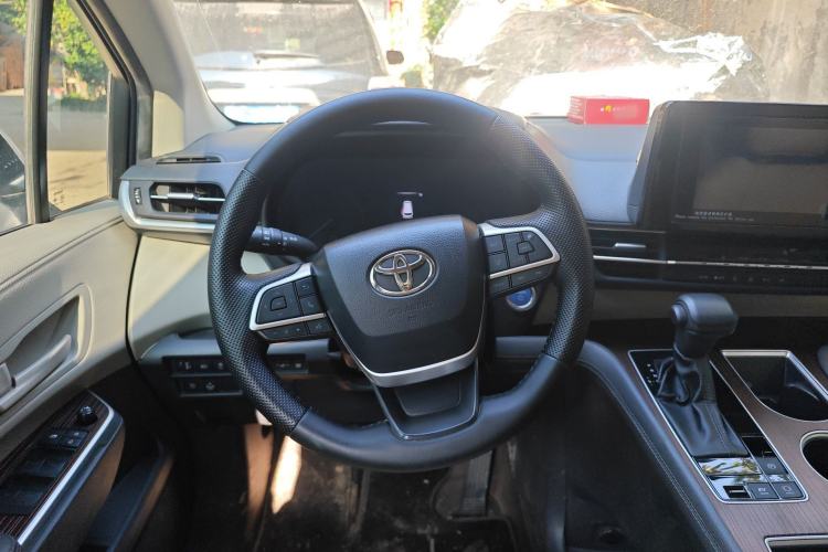 Used Toyota SIENNA 2021 2.5L Hybrid Comfort Edition Steering Wheel