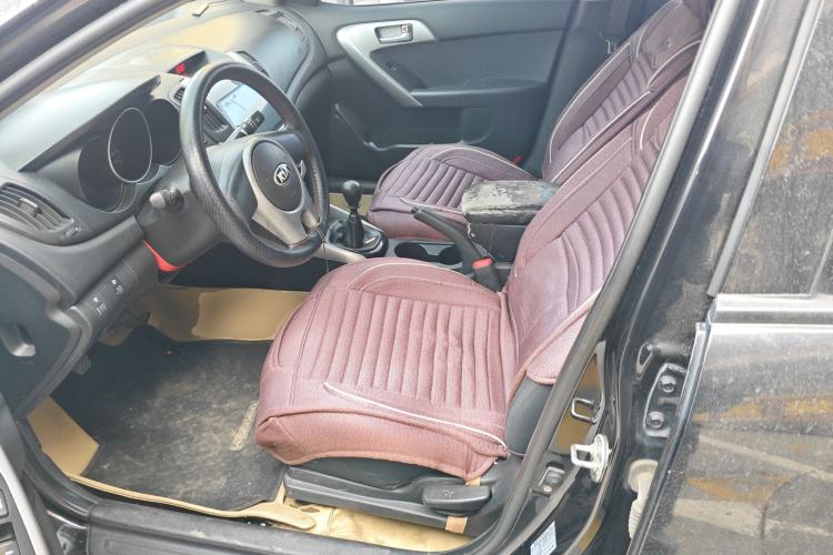 Used Kia Forte 2014 1.6L MT GL Left Front Seat