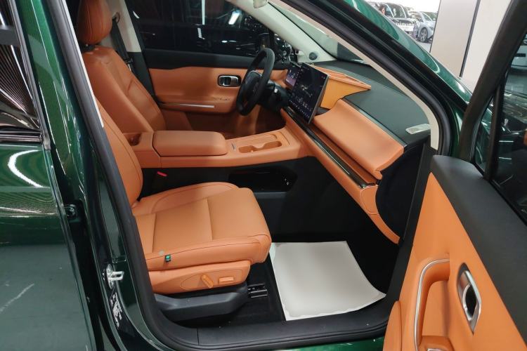 Used Leapmotor C16 2024 Range-Extended 200 Luxury Edition Right Front Seat