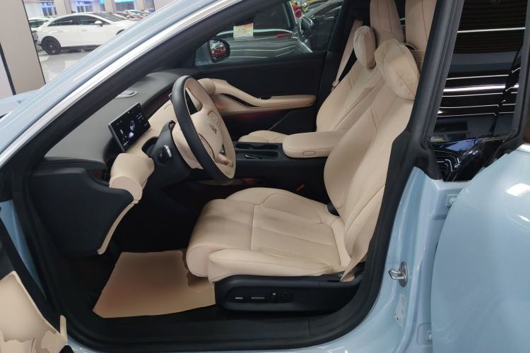 Used Nio ET5 2024 75 kWh Left Front Seat