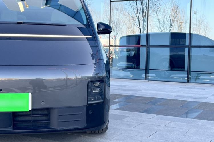 Used Li Auto MEGA 2024 Ultra Model
