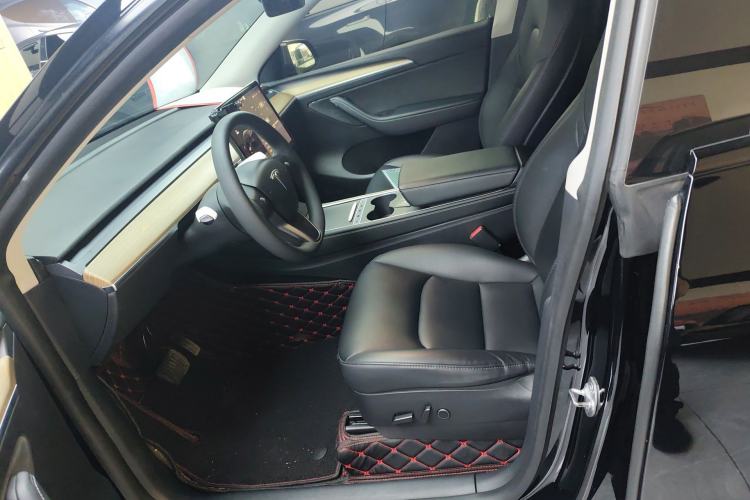 Used Tesla Model Y 2021 Long-Range All-Wheel-Drive Version 3D7
