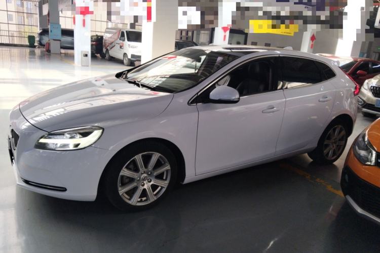 Used Volvo V40 2019 T3 Smart Luxury Edition
