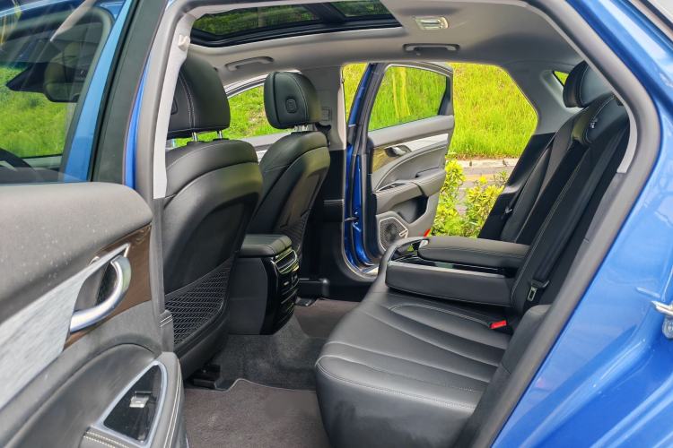 Used Geely Auto Emgrand GT New Energy 2018 1.5T PHEV Yao Ling Edition Interior 4