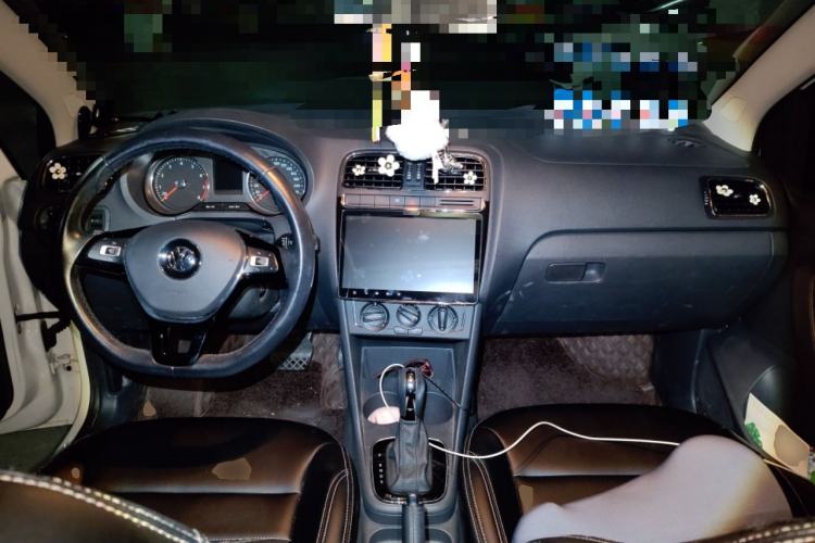 Used Volkswagen Polo 2016 1.6L Automatic Comfort Model
