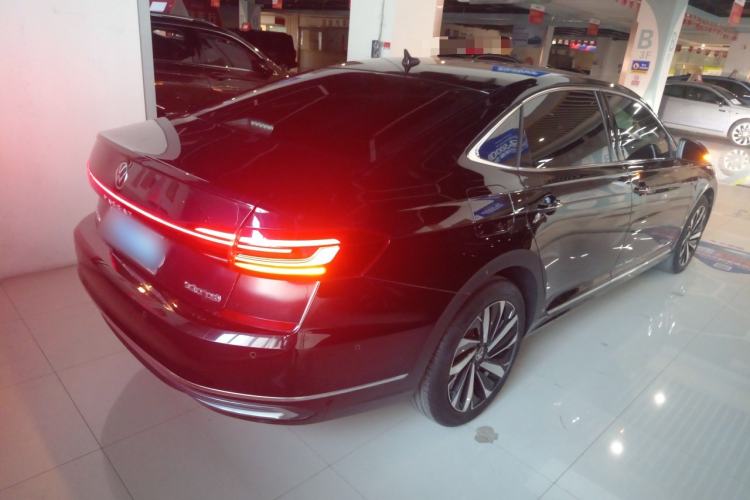 Used Volkswagen Passat 2023 Facelift 330TSI Luxury Edition
