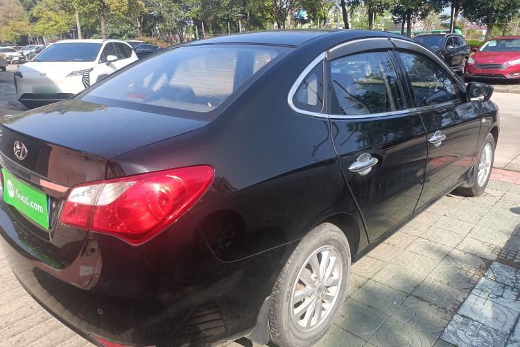 Used Hyundai Celesta 2015 1.6L Automatic Comfort Model Rear Right 45 Deg