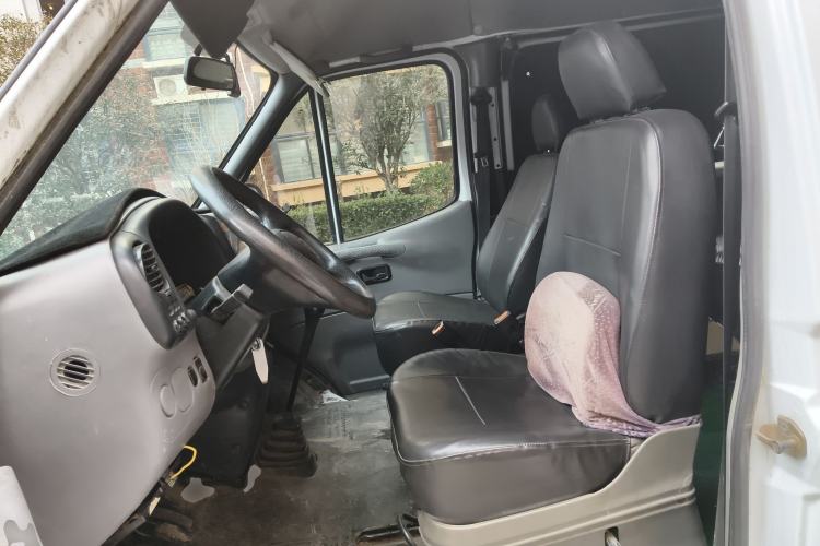 Used Ford Classic Transit 2015 2.8T Diesel Multi-Function Vehicle Short Wheelbase 6-Seater Mid-Roof Edition JX493ZLQ4