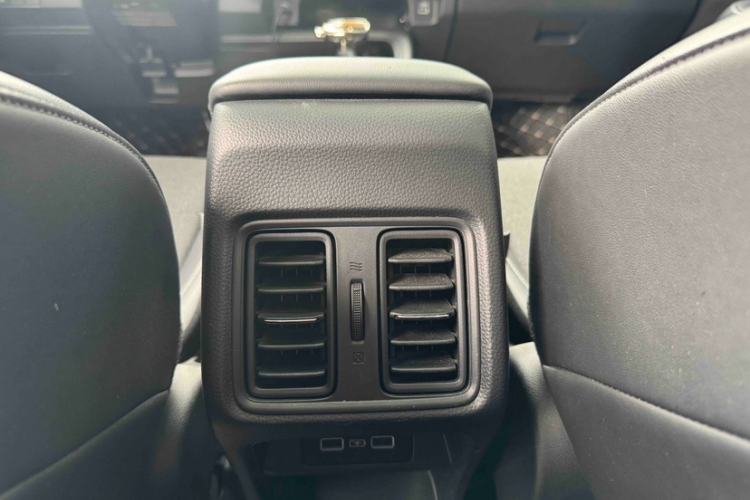 Used Honda Vezel 2023 1.5L CVT Pioneer Edition Interior 5