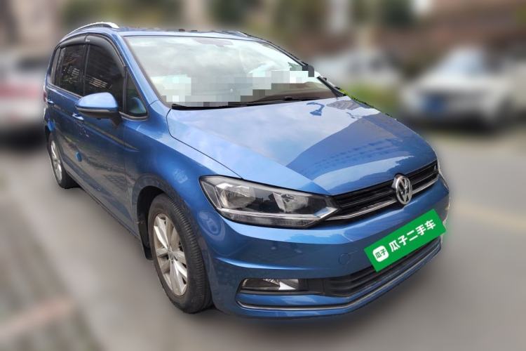 Used Volkswagen Touran 2018 Volkswagen Touran L 280TSI DSG Comfort Edition 7 Seats China VI Standard Front Right 45 Deg