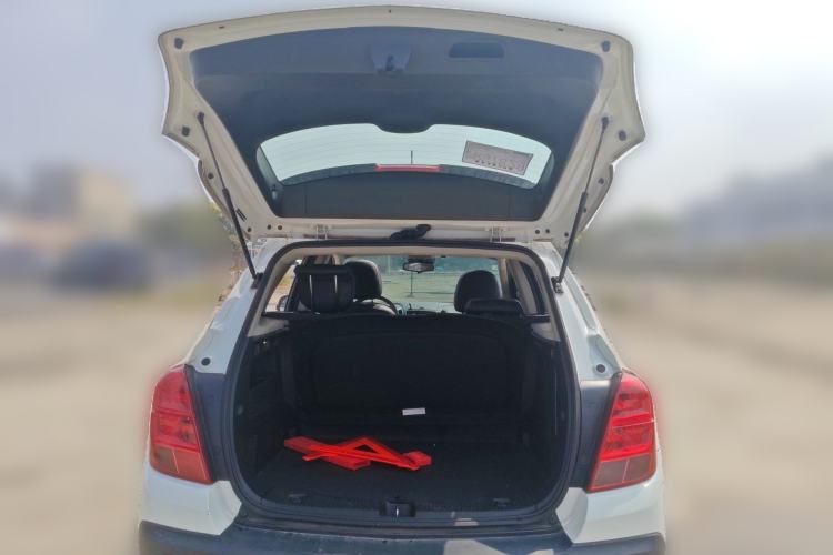 Used Chevrolet Trax 2016 1.4T Automatic Two-Wheel Drive Luxury Version Trunk