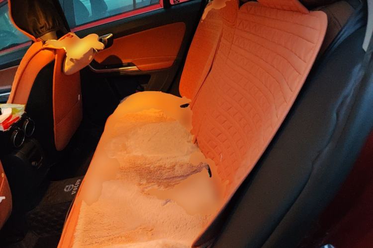 Used Volvo S60 2015 S60L 2.0T Zhiyuan Edition
