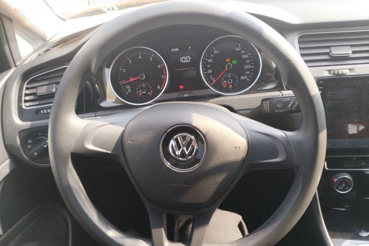 Used Volkswagen Golf 2018 1.6L Automatic Fashion Model