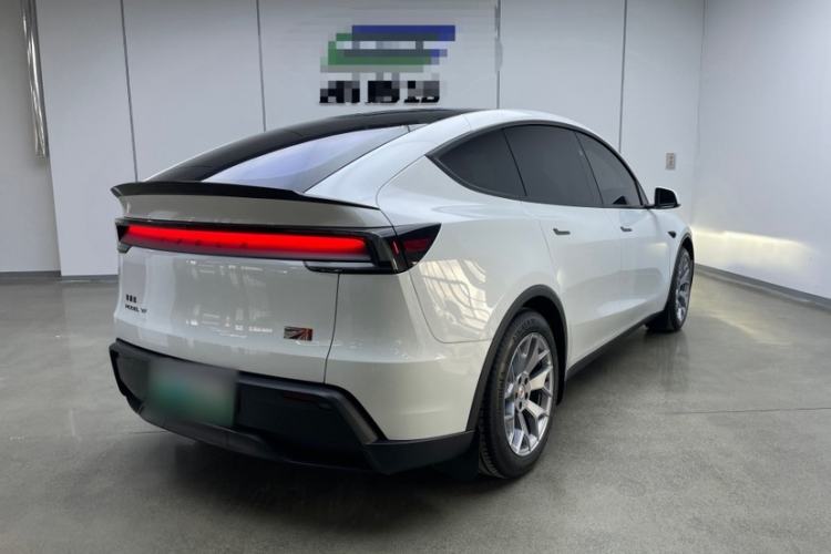 Used Tesla Model Y L 2025 Model Long-Range All-Wheel-Drive Version
