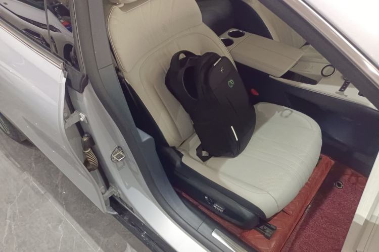 Used Geely Galaxy E8 2024 665 km Range Rear-Drive Starship Long-Range Version