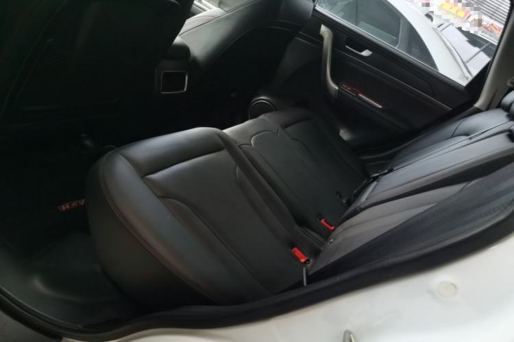 Used Haval H6 2015 Sport Edition 1.5T Automatic Two-Wheel Drive Luxury Model Left Rear Seat