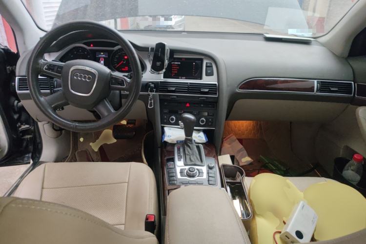 Used Audi A6L 2011 2.0 TFSI Automatic Standard Edition Center Console