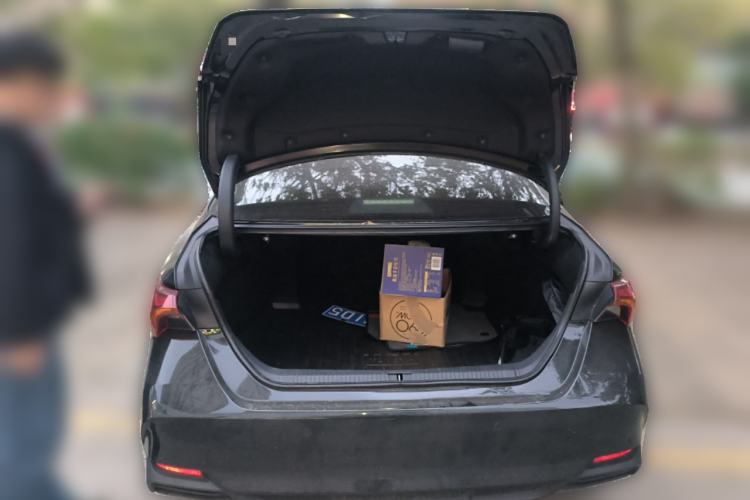 Used Toyota Avalon 2024 Dual-Motor 2.0L Luxury Edition Trunk