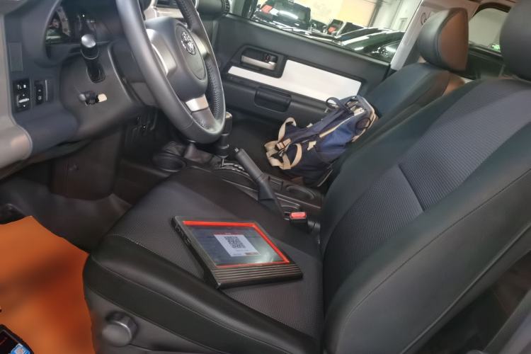 Used Toyota FJ Cruiser 2022 4.0L GX-R Dual Fuel JBL Middle East
