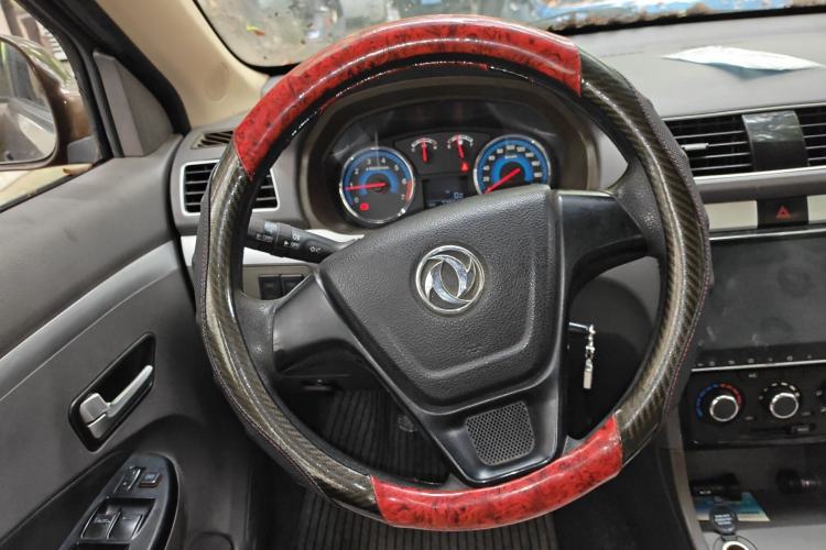 Used Dongfeng Fengon 360 2015 1.5L Manual Comfort 7-Seater China IV Standard Steering Wheel