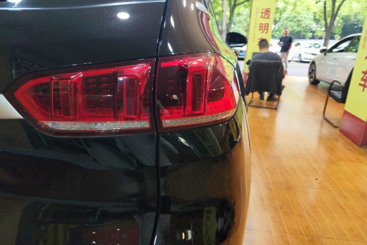 Used Wey VV5 2020 1.5T Two-Wheel Drive Color Pioneer
