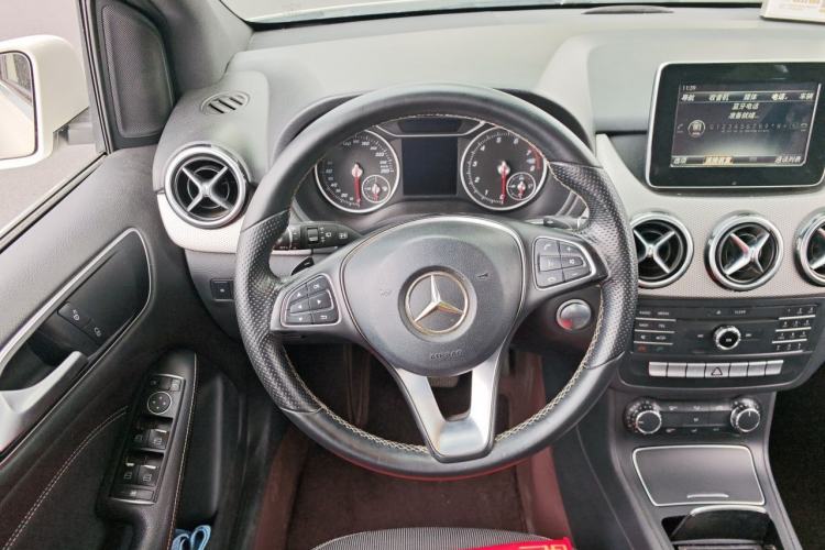 Used Mercedes-Benz B-Class 2015 B 200 Sport Edition Steering Wheel